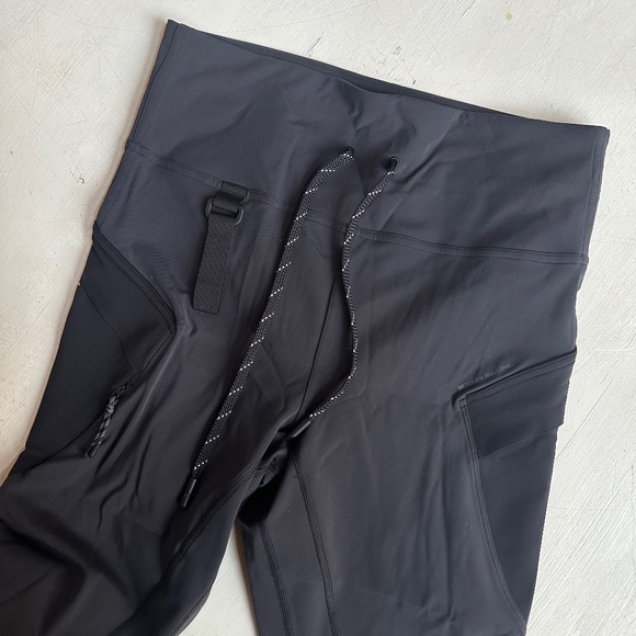 Lululemon Cargo Super High Rise Hiking Tight Leggings - Picture 4 of 6